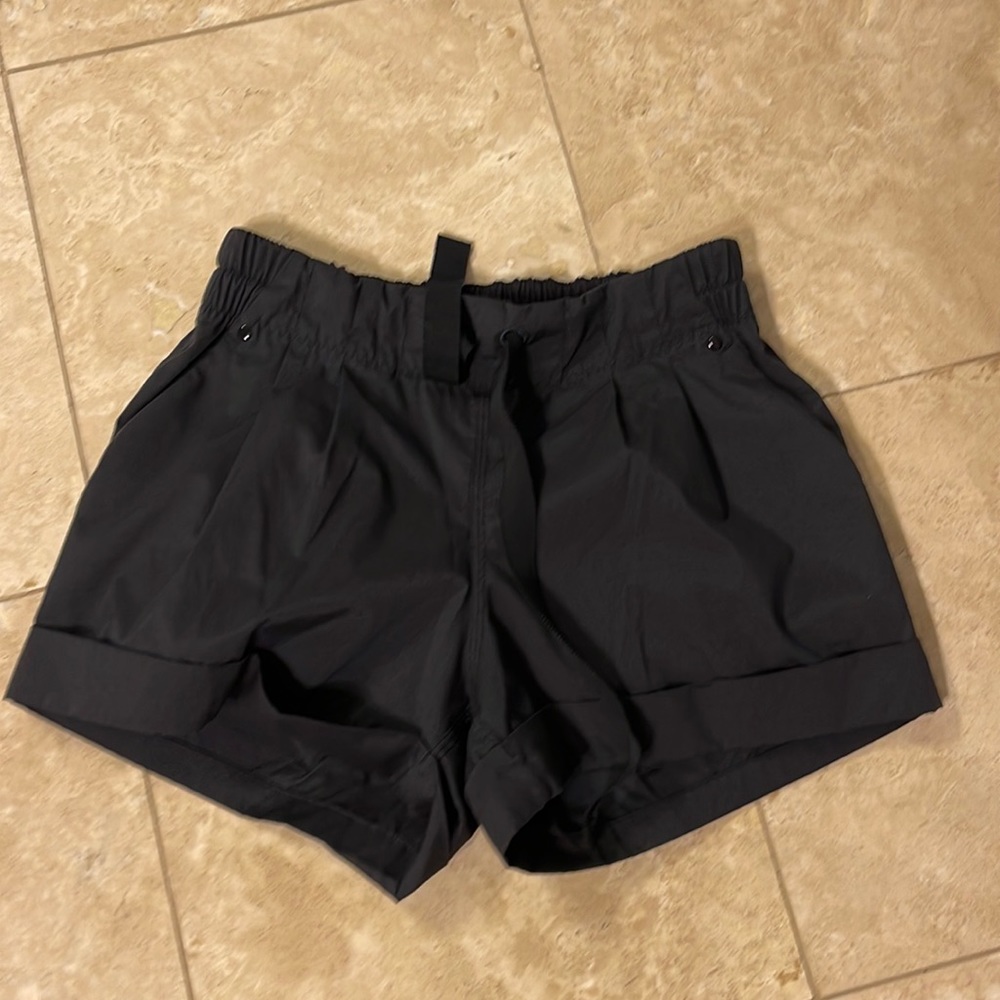 Lululemon shorts 4